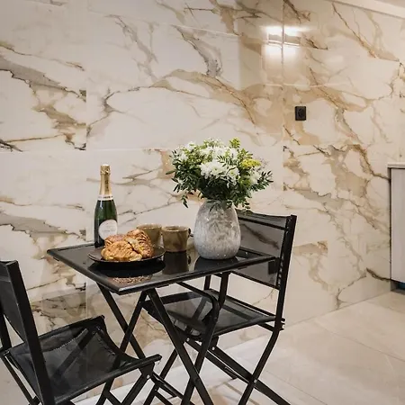 Апартаменты Sweet Inside Batignolles Париж